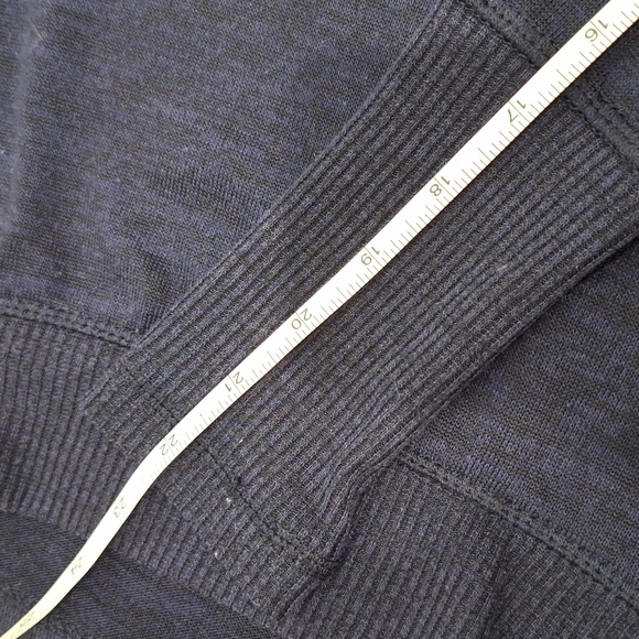 ACTIVE LIFE Navy Heathered Crew Neck Sweater with Side Zipper Details on Hem - Picture 9 of 9